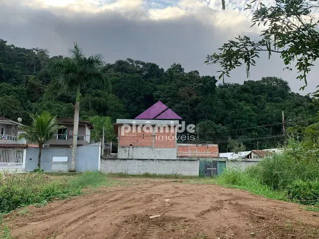 Terreno com 360m², à venda, no bairro massaguaçu em Caraguatatuba