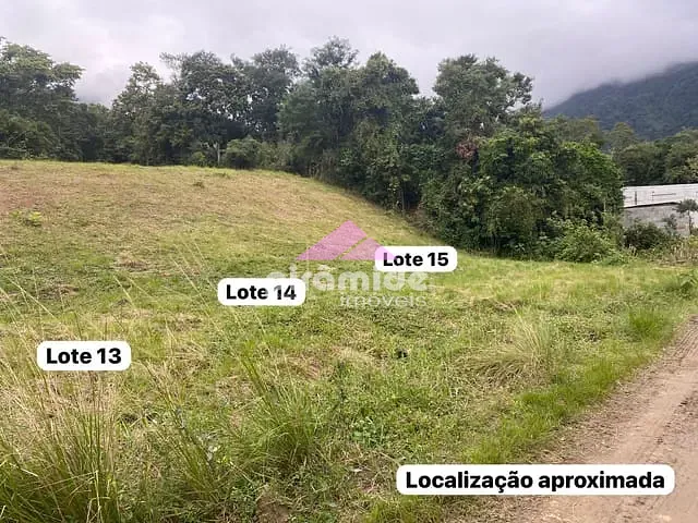Terreno com 300m², à venda, no bairro Jaraguá em São Sebastião