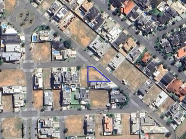 Terreno com 440m², à venda, no bairro Mombaça em Pindamonhangaba
