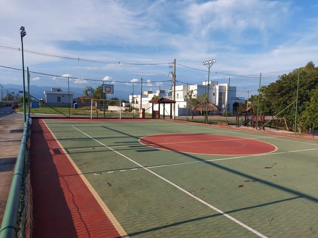 Terreno com 440m², à venda, no bairro Mombaça em Pindamonhangaba