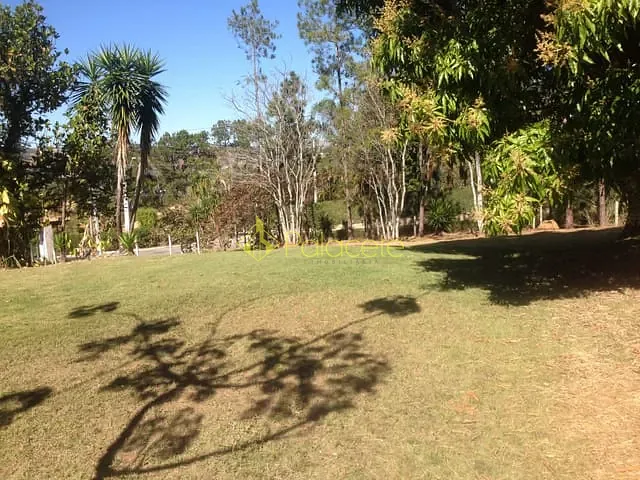 Terreno com 2600m², à venda, no bairro Chácaras Cataguá em Taubaté