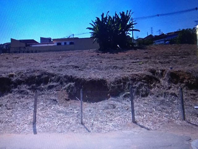 Terreno com 320m², à venda, no bairro Jardim Bela Vista em Taubaté