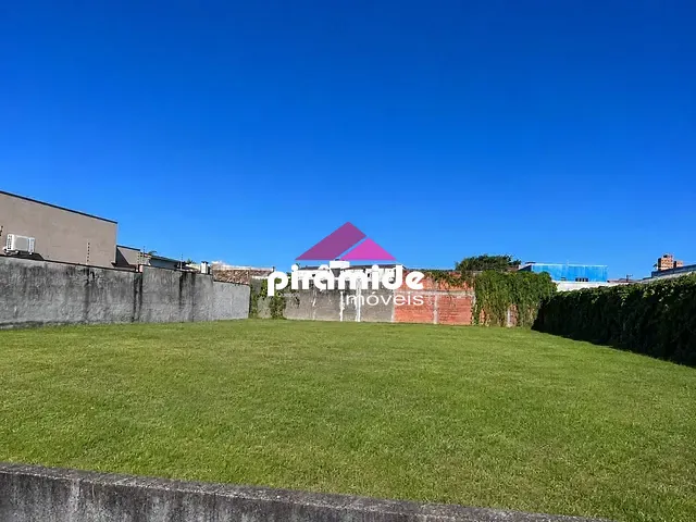 Terreno com 720m², à venda, no bairro Pontal de Santa Marina em Caraguatatuba