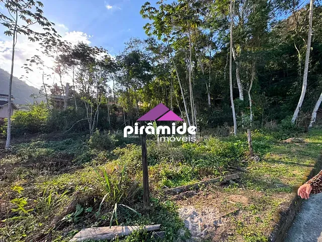 Terreno com 730m², à venda, no bairro Cidade Jardim em Caraguatatuba
