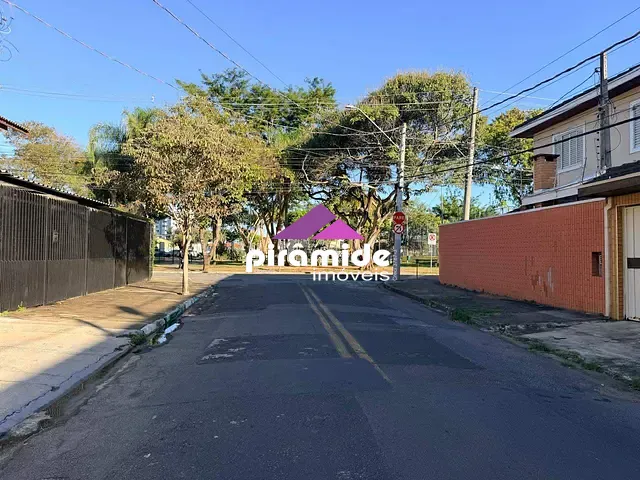 Terreno com 370m², à venda, no bairro Jardim Paraiso em São José dos Campos