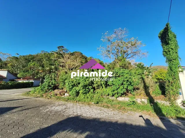 Terreno com 386m², à venda, no bairro Martim de Sá em Caraguatatuba