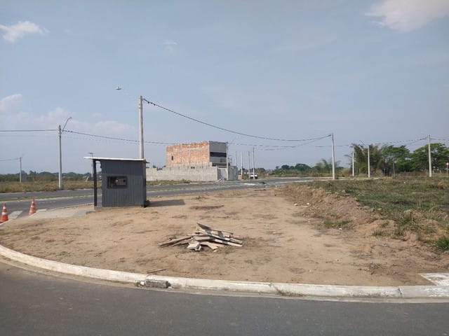 Terreno com 182m², à venda, no bairro Vila Areao em Taubaté