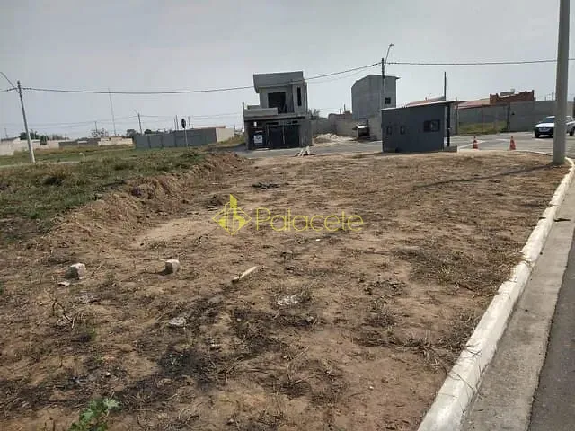 Terreno com 182m², à venda, no bairro Vila Areao em Taubaté
