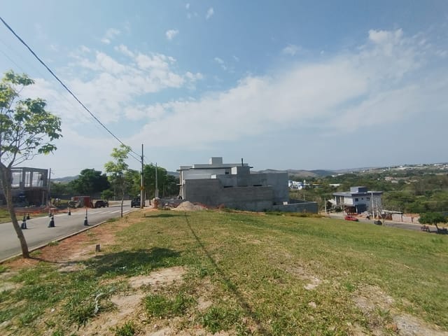 Terreno com 275m², à venda, no bairro Morada dos Nobres em Taubaté