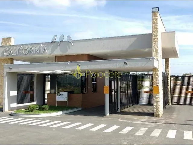 Terreno com 298m², à venda, no bairro Centro em Potim