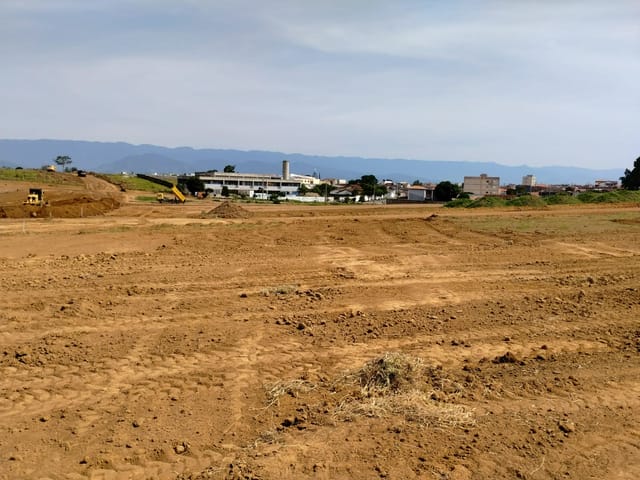 Terreno com 176m², à venda, no bairro Parque Lago Azul em Pindamonhangaba