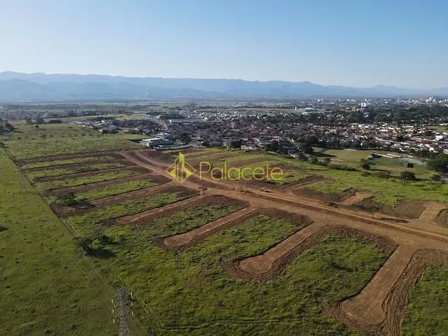 Terreno com 176m², à venda, no bairro Parque Lago Azul em Pindamonhangaba