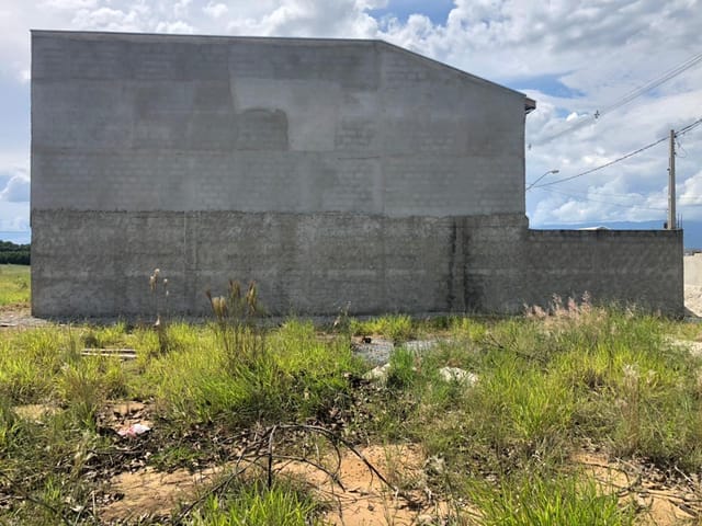 Terreno com 240m², à venda, no bairro Loteamento Residencial e Comercial Araguaia em Pindamonhangaba