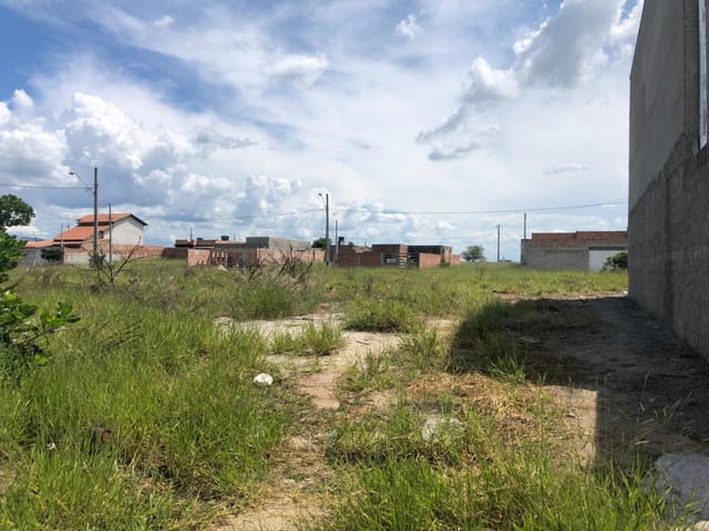 Terreno com 240m², à venda, no bairro Loteamento Residencial e Comercial Araguaia em Pindamonhangaba