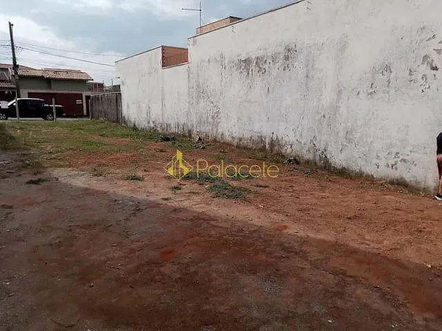 Terreno com 217m², à venda, no bairro Residencial Parque das Palmeiras em Pindamonhangaba