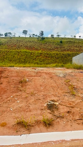 Terreno com 249m², à venda, no bairro Village São Pedro em Roseira