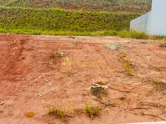 Terreno com 249m², à venda, no bairro Village São Pedro em Roseira