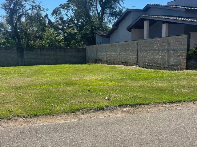 Terreno com 420m², à venda, no bairro Loteamento Residencial Reserva dos Lagos em Pindamonhangaba