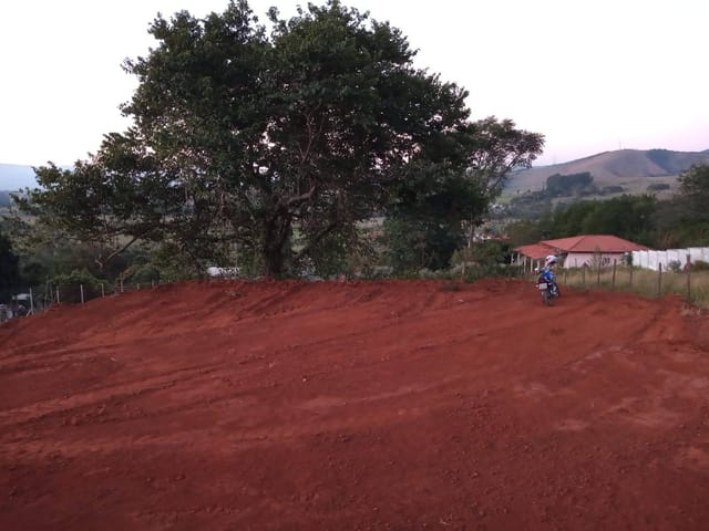 Terreno com 1300m², à venda, no bairro Goiabal em Pindamonhangaba