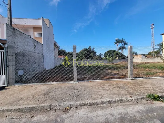 Terreno com 270m², à venda, no bairro Santana em Pindamonhangaba
