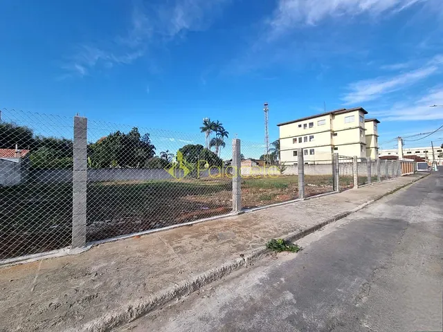 Terreno com 270m², à venda, no bairro Santana em Pindamonhangaba