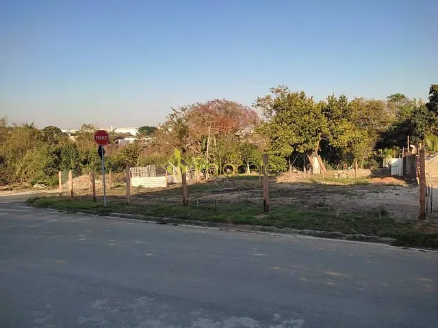 Terreno com 402m², à venda, no bairro Piracangaguá em Taubaté