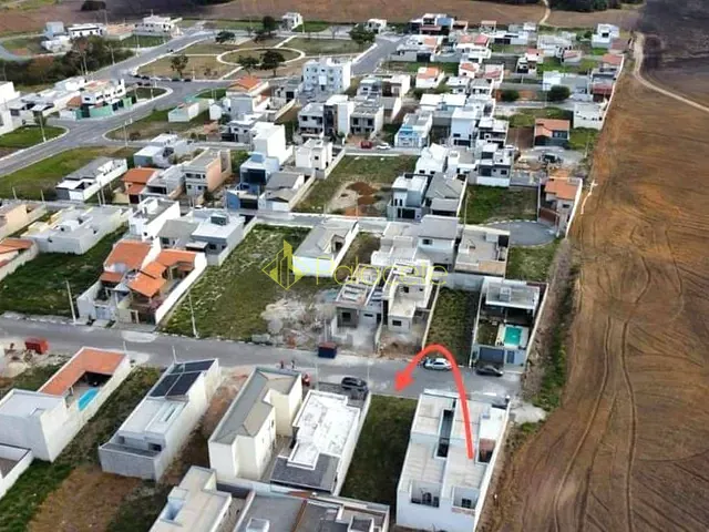 Terreno com 176m², à venda, no bairro Loteamento Residencial e Comercial Flamboyant em Pindamonhangaba