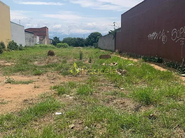 Terreno com 727m², à venda, no bairro Residencial e Comercial Laerte Asumpção em Pindamonhangaba