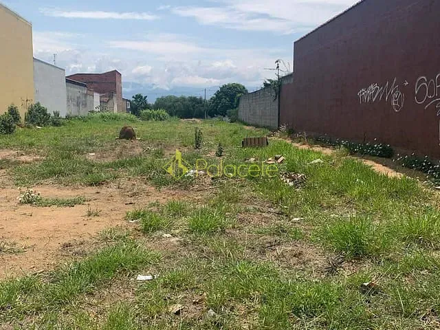 Terreno com 727m², à venda, no bairro Residencial e Comercial Laerte Asumpção em Pindamonhangaba
