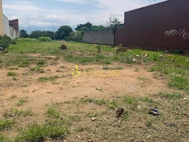 Terreno com 727m², à venda, no bairro Residencial e Comercial Laerte Asumpção em Pindamonhangaba