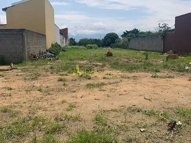Terreno com 727m², à venda, no bairro Residencial e Comercial Laerte Asumpção em Pindamonhangaba