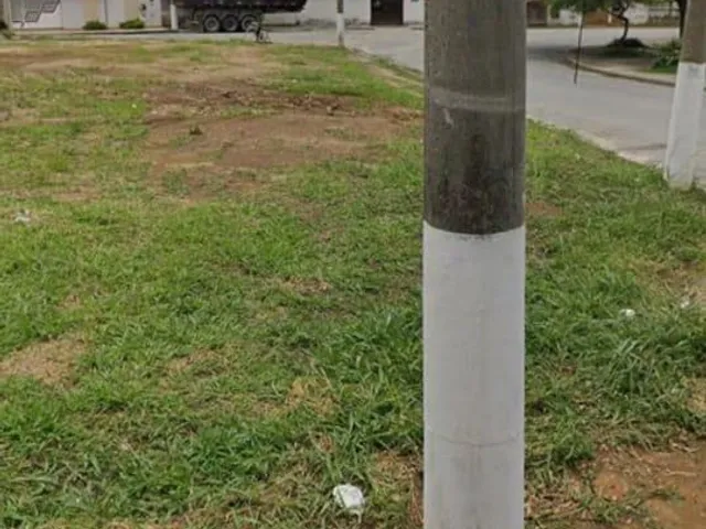 Terreno com 421m², à venda, no bairro Azeredo em Pindamonhangaba