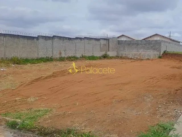 Terreno com 150m², à venda, no bairro Piracangaguá em Taubaté