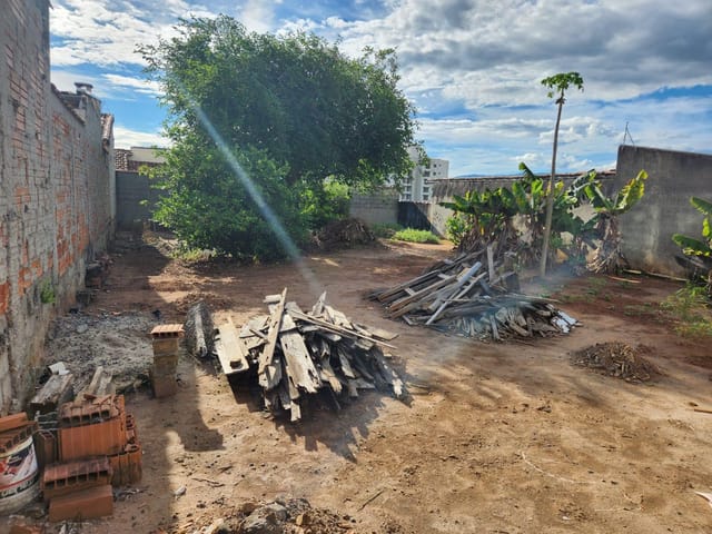 Terreno com 315m², à venda, no bairro Parque das Nações em Pindamonhangaba