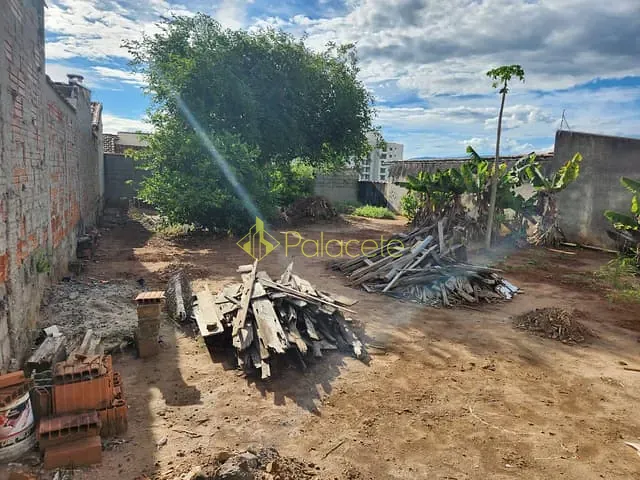 Terreno com 315m², à venda, no bairro Parque das Nações em Pindamonhangaba