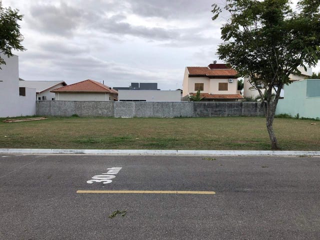 Terreno com 275m², à venda, no bairro Parque Santo Antônio em Taubaté