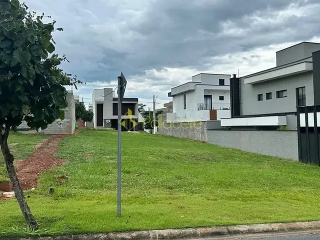 Terreno com 346m², à venda, no bairro Loteamento Residencial Fazenda Casa Grande em Taubaté