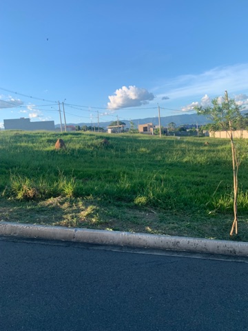 Terreno com 175m², à venda, no bairro Residencial e Comercial Bosque da Imperatriz em Pindamonhangaba