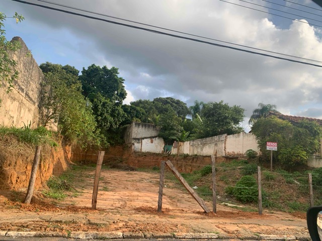 Terreno com 617m², à venda, no bairro Tabaú em Pindamonhangaba