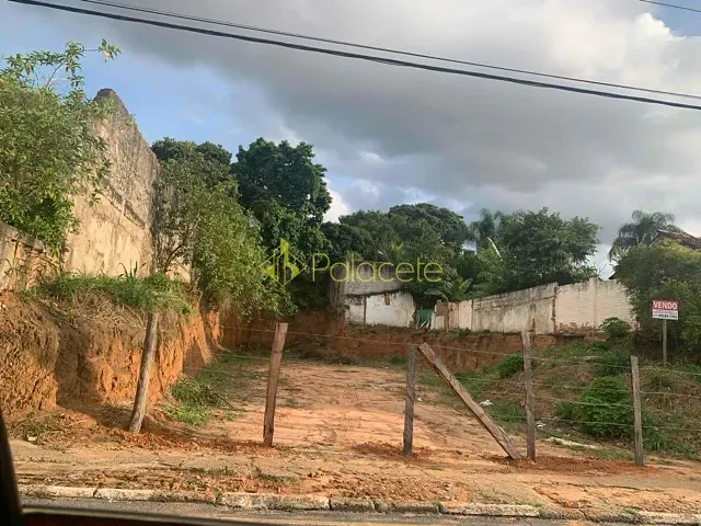 Terreno com 617m², à venda, no bairro Tabaú em Pindamonhangaba