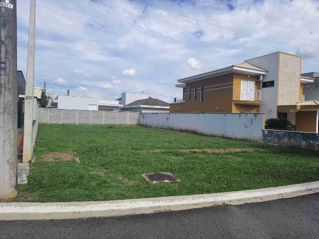 Terreno com 450m², à venda, no bairro Nossa Senhora do Perpétuo Socorro em Pindamonhangaba