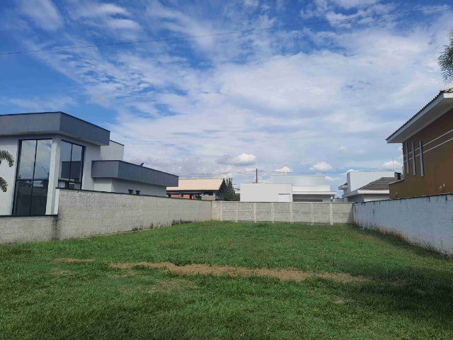 Terreno com 450m², à venda, no bairro Nossa Senhora do Perpétuo Socorro em Pindamonhangaba