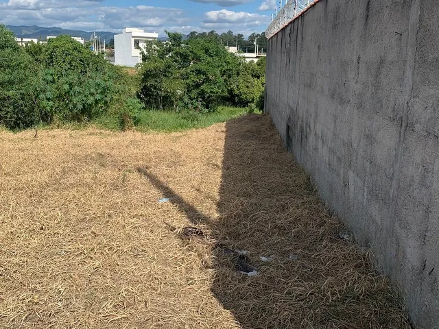 Terreno com 402m², à venda, no bairro Residencial Parque das Palmeiras em Pindamonhangaba
