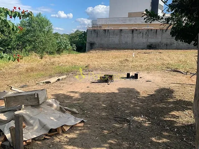 Terreno com 402m², à venda, no bairro Residencial Parque das Palmeiras em Pindamonhangaba