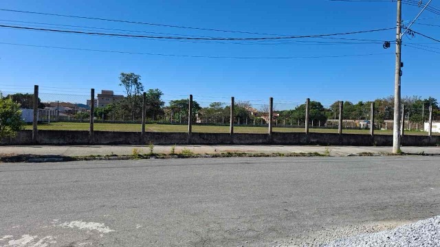 Terreno com 176m², à venda, no bairro Loteamento Residencial e Comercial Flamboyant em Pindamonhangaba