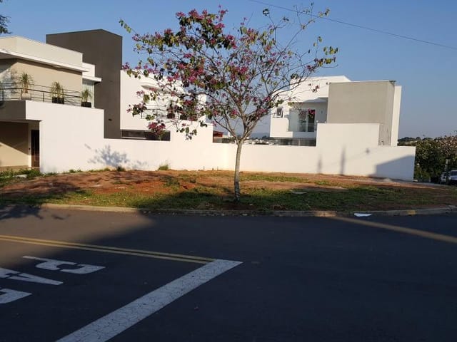 Foto do Terreno - Condomínio Mont Blanc - lindo lote - esquina | Ary Proenca Negócios Imobiliários Ltda