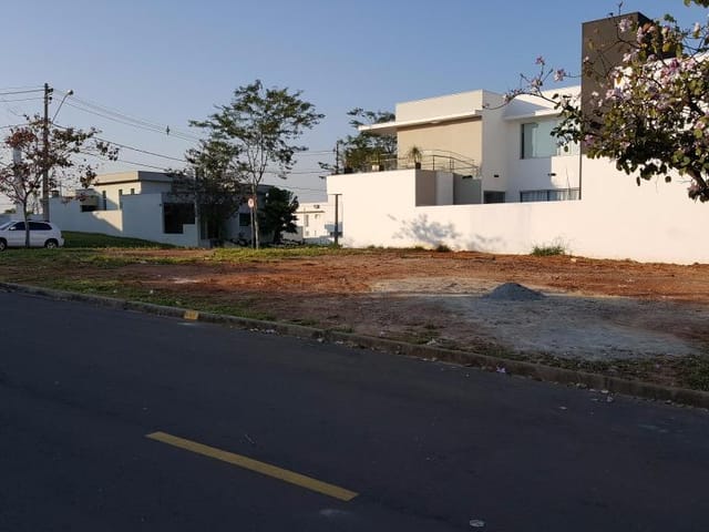 Foto do Terreno - Condomínio Mont Blanc - lindo lote - esquina | Ary Proenca Negócios Imobiliários Ltda