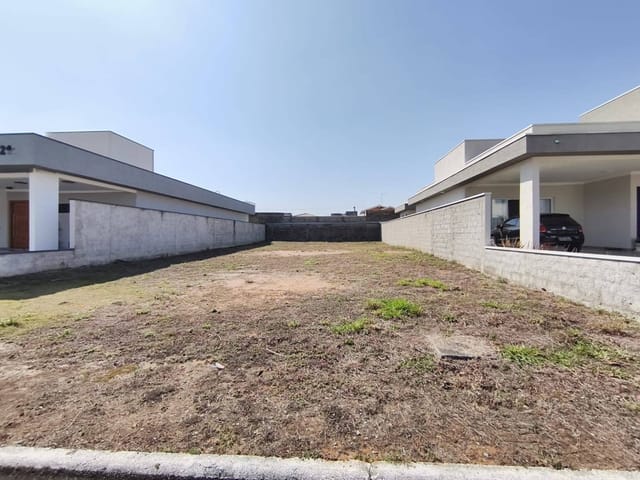 Terreno com 420m², à venda, no bairro Nossa Senhora do Perpétuo Socorro em Pindamonhangaba