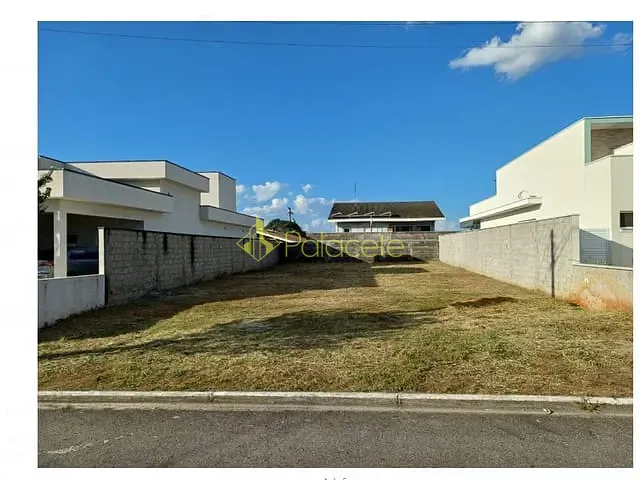Terreno com 420m², à venda, no bairro Village Splendore em Pindamonhangaba