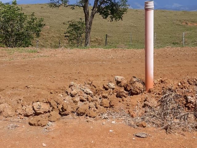 Terreno com 176m², à venda, no bairro Pedregulho em Guaratinguetá